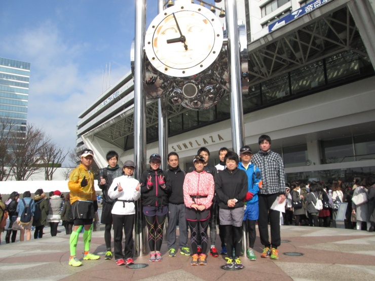 集合、受付、解散（20km）の中野サンプラザ広場金の鈴時計台です。