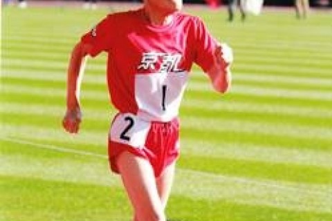 健康長寿をめざすフェスタ（宮崎秀吉さんが出場）　100ｍ・ハードル・３０００ｍをトラックで