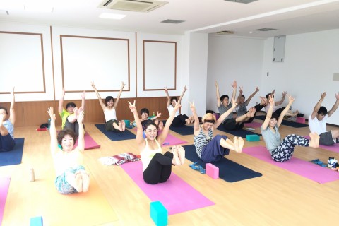 アーサナを楽しむ！