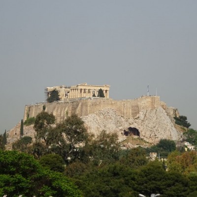 アテネ・アクロポリスの丘を登って、パナシナイコスタジアムがゴール！