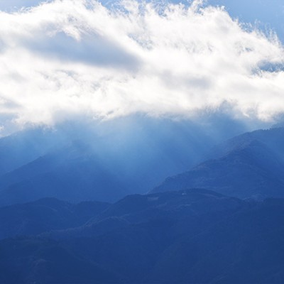 タフな上り坂！櫛形山を目指す眺望コース（南アルプス市）