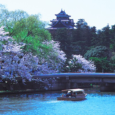 山陰で唯一残る天守・国宝松江城堀川コース（松江市）