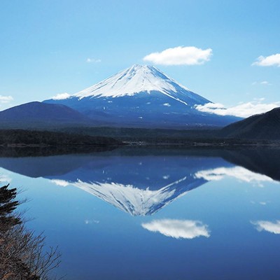 透明度の高い本栖湖一周コース（富士河口湖町・見延町）