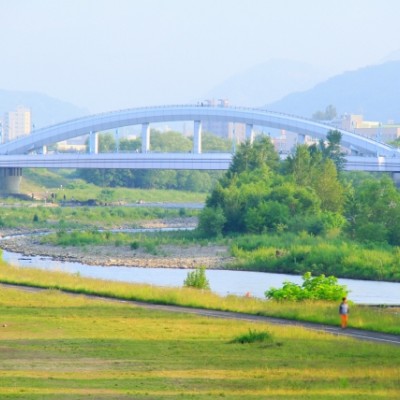 札幌の中心を流れる豊平川、河川敷満喫コース（札幌市）