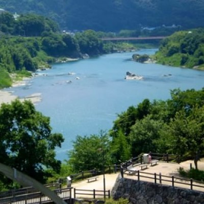 吉野川で一日遊ぶ！ハイウェイオアシスコース（東みよし町）