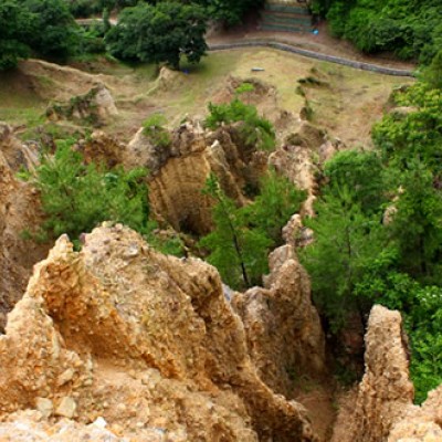 「阿波の土柱」も見学。阿波シティマラソンコース（阿波市）