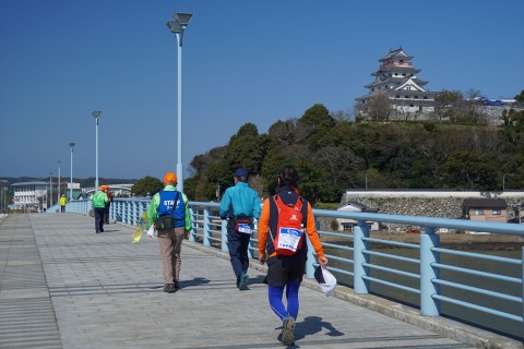 唐津城と国の特別名勝“虹の松原”を臨む！第10回　唐津・虹の松原ツーデーウオーク