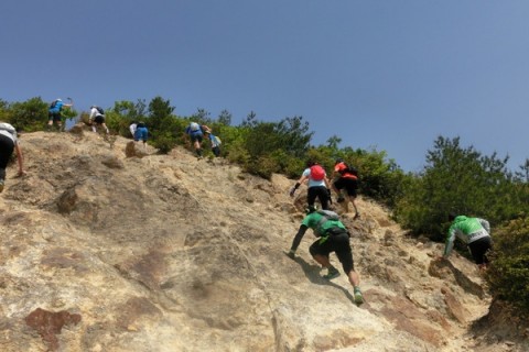 連なる山 tmb_d89e43566168da92adf66a5370