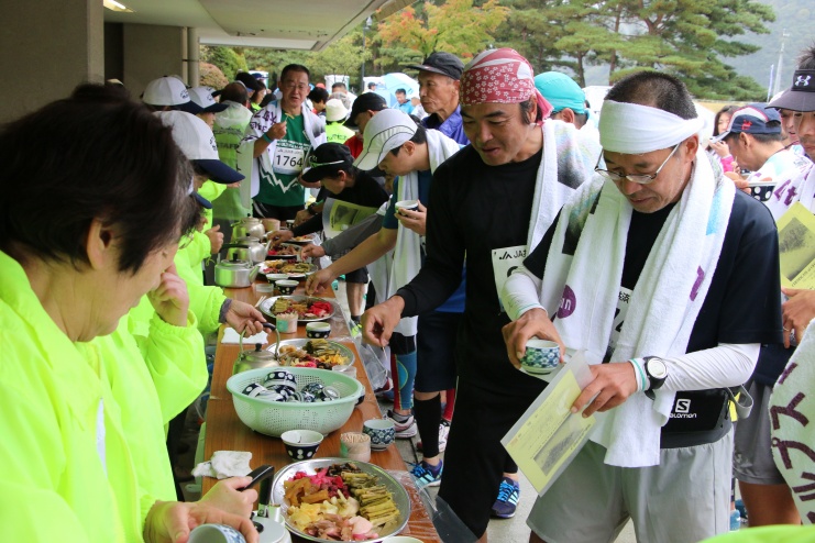 温かいお茶もご用意しています！