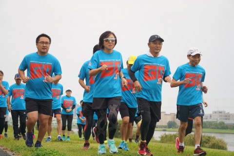 新潟シティマラソン2019　サトウ食品　餅は走るチカラランニングクラブ