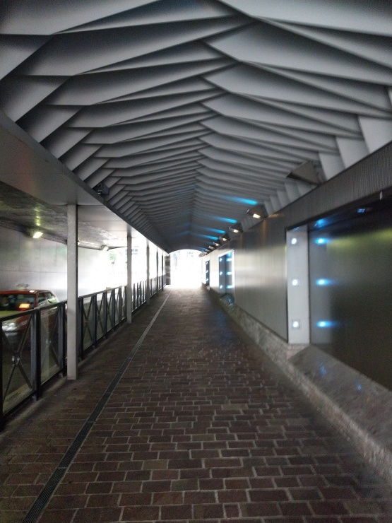 行く途中、海岸道路へ