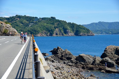 夏の和歌山！水と岩の絶景＆グルメツアー