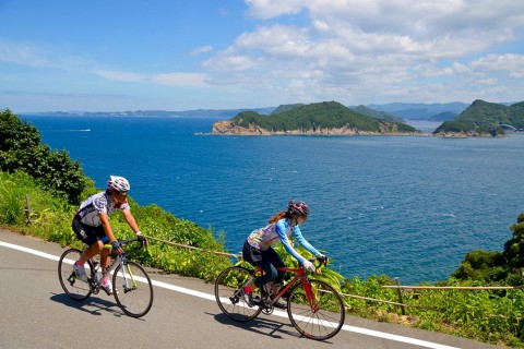 夏の和歌山！水と岩の絶景＆グルメツアー