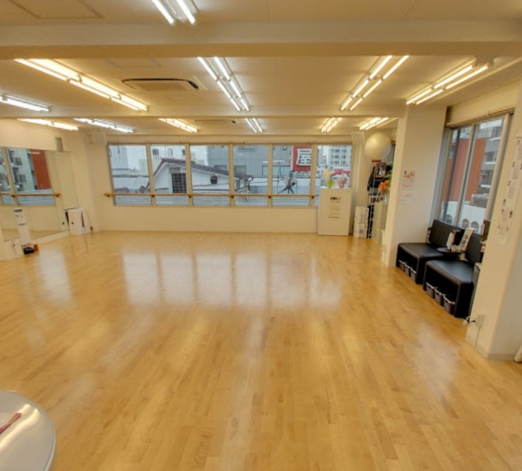 シラトリダンススクール