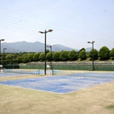 【裾野市運動公園】　テニス場