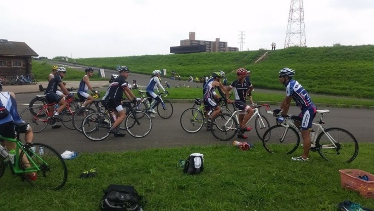 ロードバイクは、安全にライドできるよう乗るだけではなく、講習も行います！