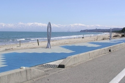 万葉の史跡と白砂青松の海岸を巡るみち