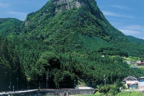 「鎧・兜」〜健脚奇岩めぐりコース〜