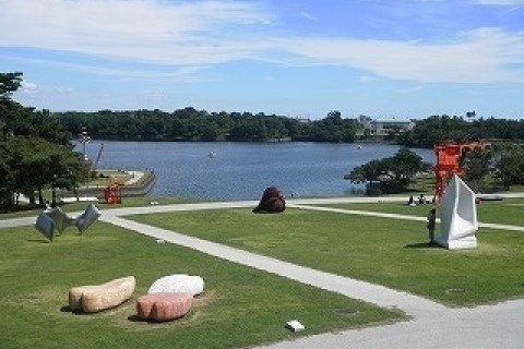 常盤湖周遊園路−緑と花と彫刻の道