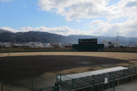 東大阪市立花園中央公園管理事務所・野球場