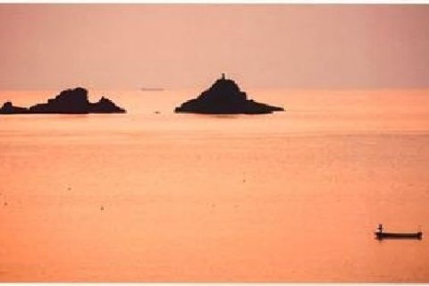 玉之浦湾北部の海岸線・河口を巡るみち