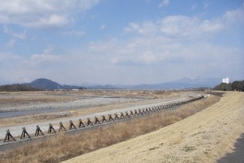 水鳥や川の流れ、ふる里の自然風景を楽しむ道