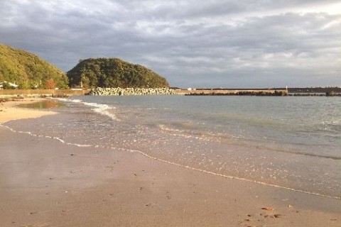 太平洋と歩く、紀伊半島・串本町の荒船海岸