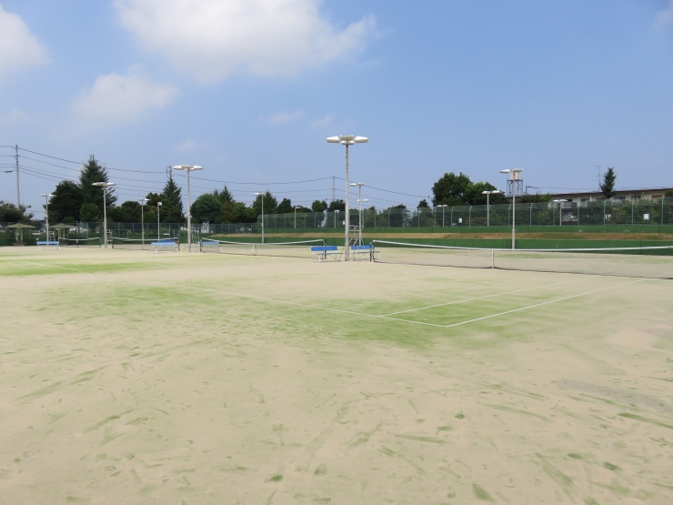 新居浜市　山根公園テニスコート