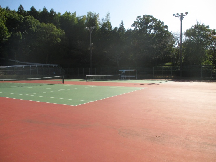 今治市営鹿ノ子庭球場