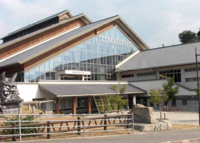 今治市営菊間緑の広場公園運動場総合体育館