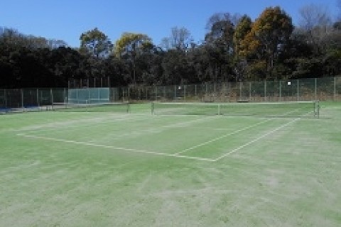 七曲公園　庭球場
