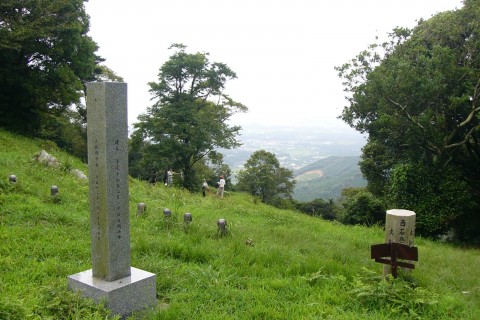 国指定史跡　大知波峠廃寺跡ハイキングコース
