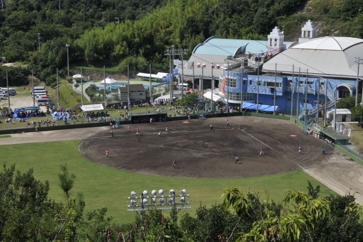 いきなスポレク公園蛙石体育館