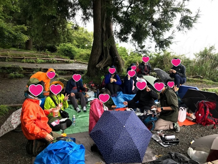 6/6に行われた大山でのランチ。参加者みんなで山ごはん♬