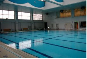 生野屋内プール