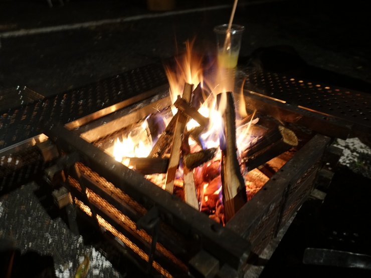 常設焚火台で安心（完全安全ではない）