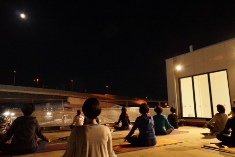 満月ヨガ　～屋上テラス～