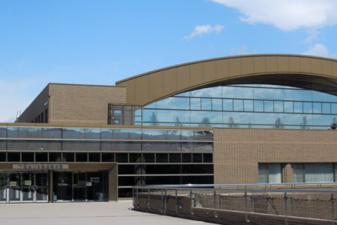 県営あづま総合体育館