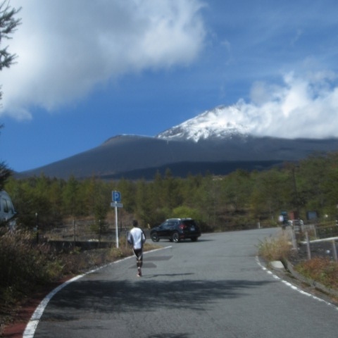 御殿場登山道のラスト1.4㎞は壁のような坂道
