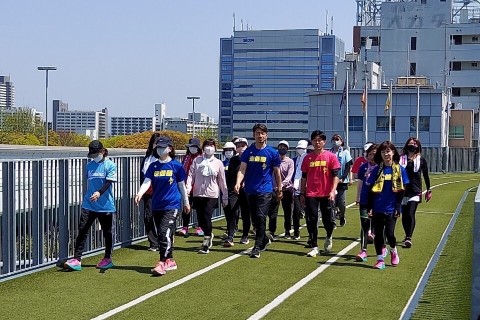 元プロ野球選手の鳥谷敬さんと１０００ｍタイムトライアル