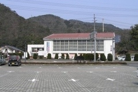 但東中央体育館