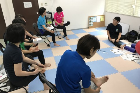 1.ランナーのためのフットコンディション2.スクワット、ドリル講習　他