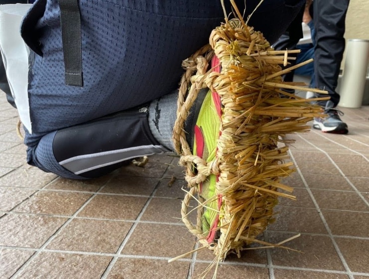 お客様が作った草鞋（走る準備時間）