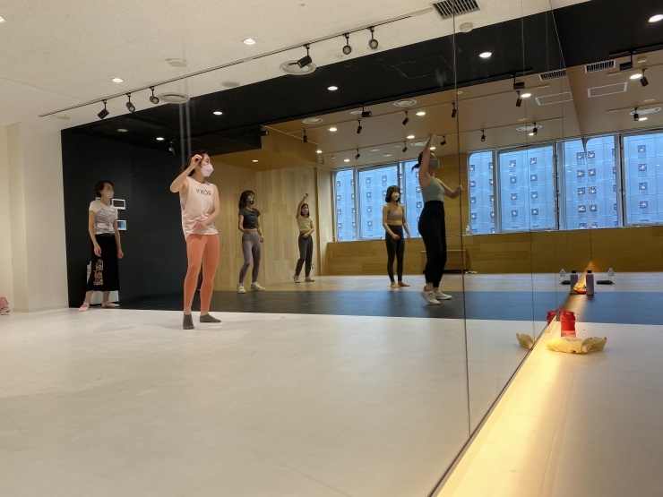 有楽町駅徒歩2分のアクセス抜群！綺麗なスタジオです。更衣室、ウォーターサーバーあり。