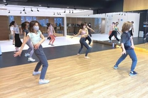 【ボリウッドダンス】インドの最新ヒット曲で振付をマスター！特別スタジオワークショップ