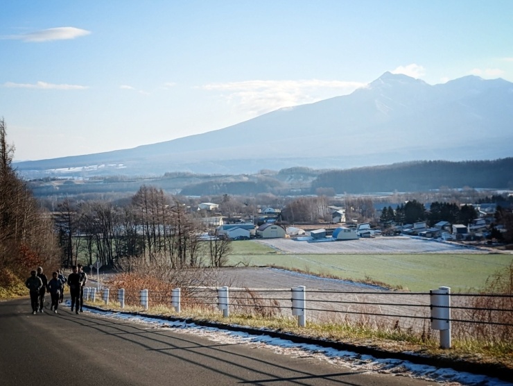 斜里岳を眼前に走る