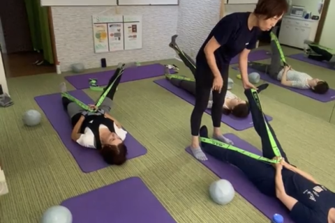 明石駅徒歩7分　明石のピラティススタジオPilatesPlus開催！エラスティバンドピラティス