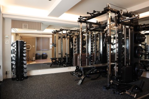 ZERO2 GYM｜南森町｜パーソナルジム｜整体｜美顔鍼