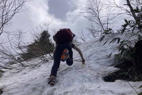 国際山岳ガイドに学ぶ　アイゼン・ピッケルワーク基礎講習会