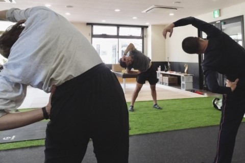 Let′s ストレッチ with us!! :)